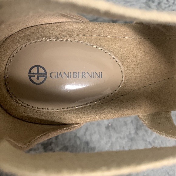 DONATED Suede Open Toe Wedges - Picture 4 of 6